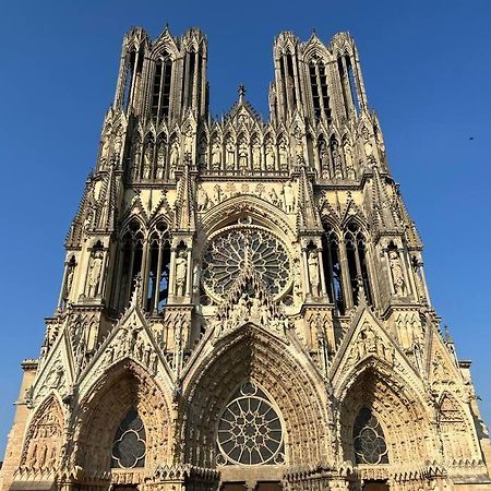 Hermes - Reims En Grand Appartement Buitenkant foto
