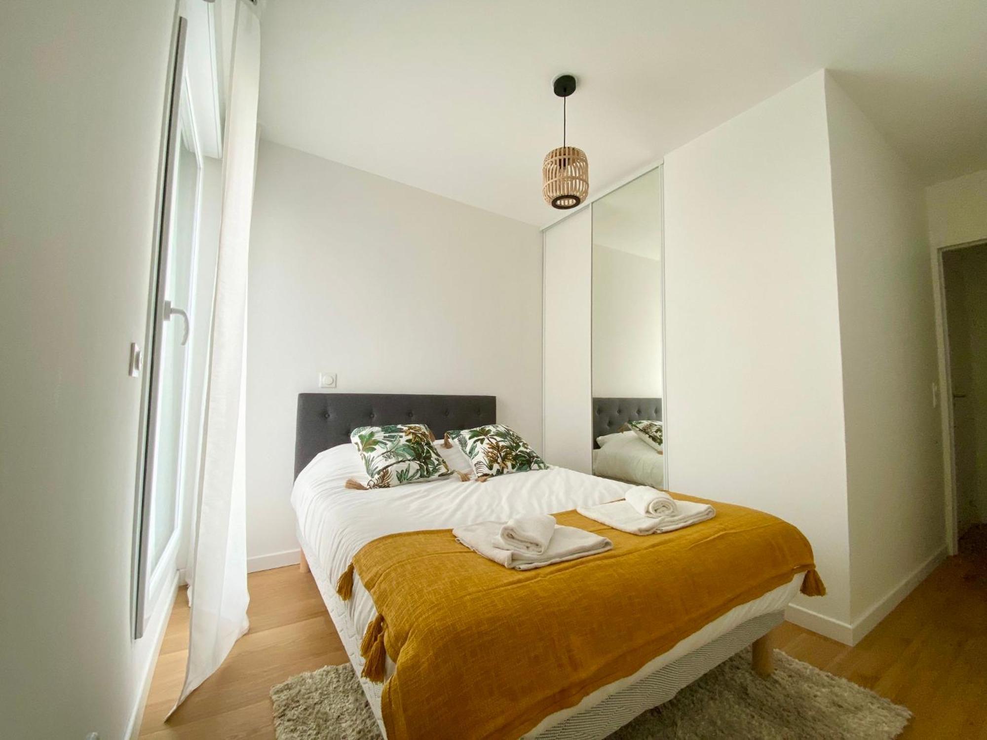 Hermes - Reims En Grand Appartement Buitenkant foto